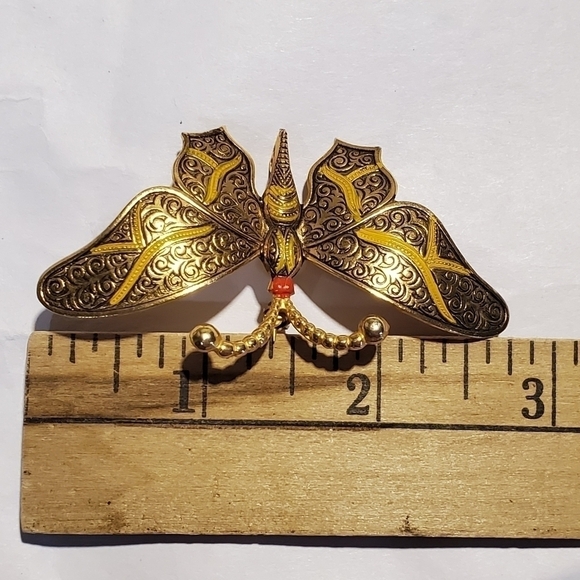 Vintage Goldtone Butterfly Brooch stamped Spain scrolling - Picture 5 of 8